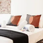 Luxury Boutiques I - Sshousing * סן סבסטיאן